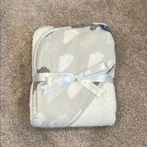 NEW Sheep & Cloud Patterned Hooded Towel.